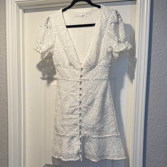 Chic White Lace Mini Dress - Picture 1 of 3